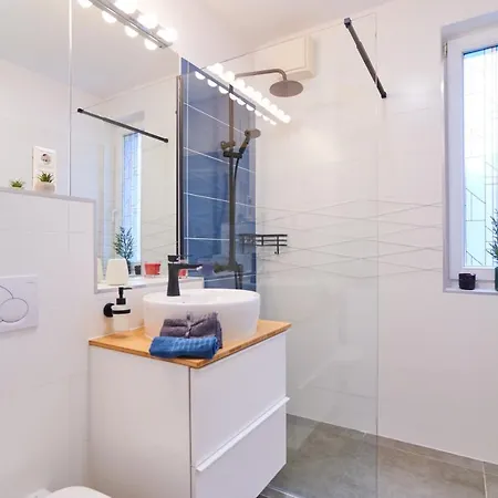 Feel Deluxe Corvin # Free Parking # Ac # Elevator Apartmán Budapešť