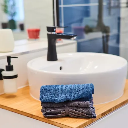 Feel Deluxe Corvin # Free Parking # Ac # Elevator *