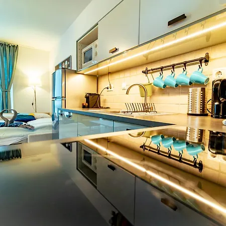 Feel Deluxe Corvin # Free Parking # Ac # Elevator Apartament Budapesta