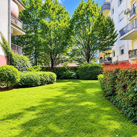 Feel Deluxe Corvin # Free Parking # Ac # Elevator Apartmán *