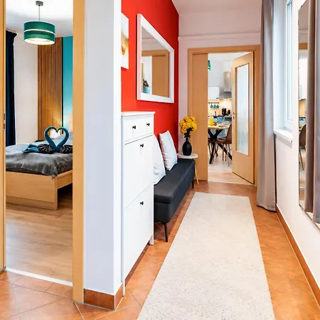 Feel Deluxe Corvin # Free Parking # Ac # Elevator Apartmán *